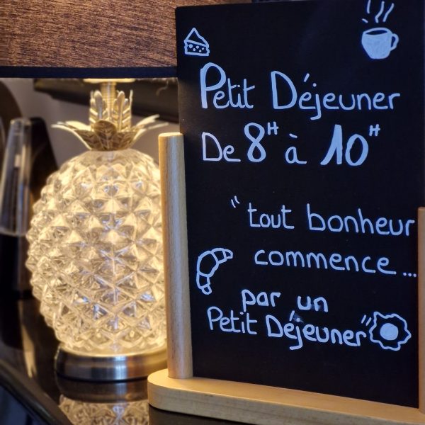 Petit-déjeuner maison servi à la Villa Maskali à Cuxac-d’Aude